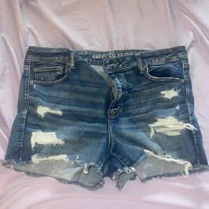 Size 16 American eagle shorties!